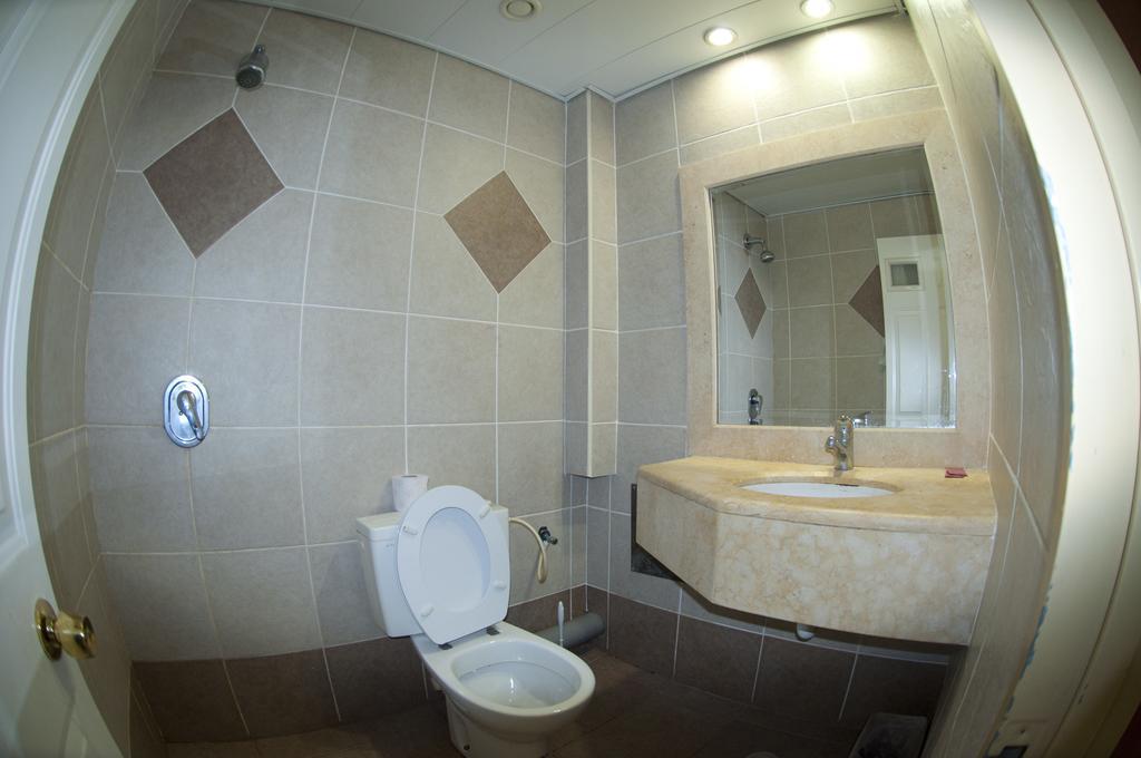 Faulty Towers Hotel Eilat Zimmer foto