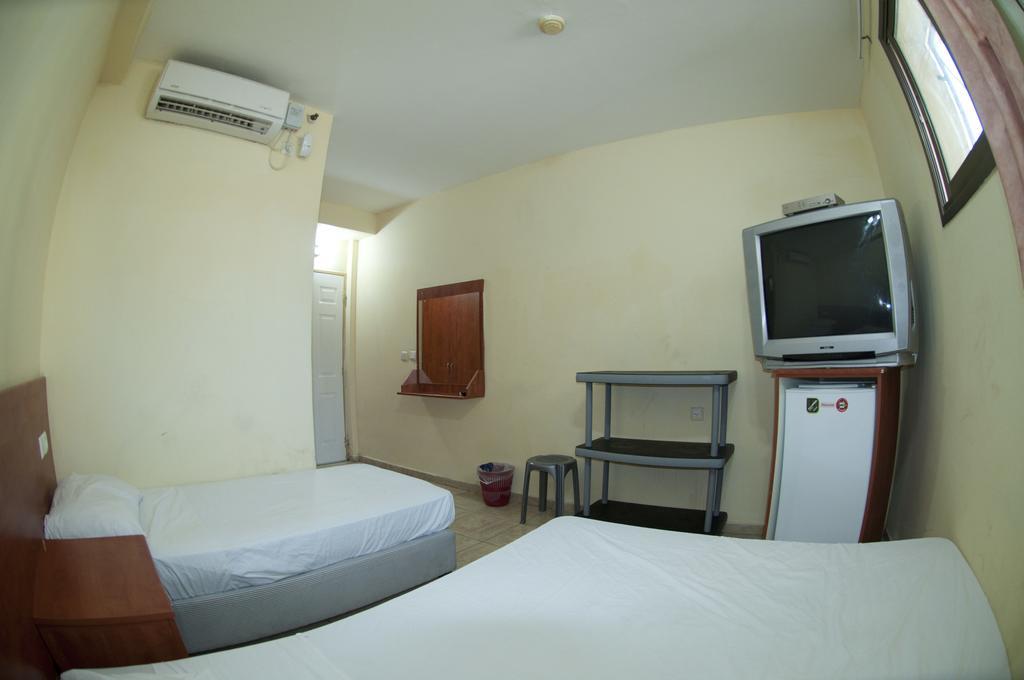 Faulty Towers Hotel Eilat Zimmer foto